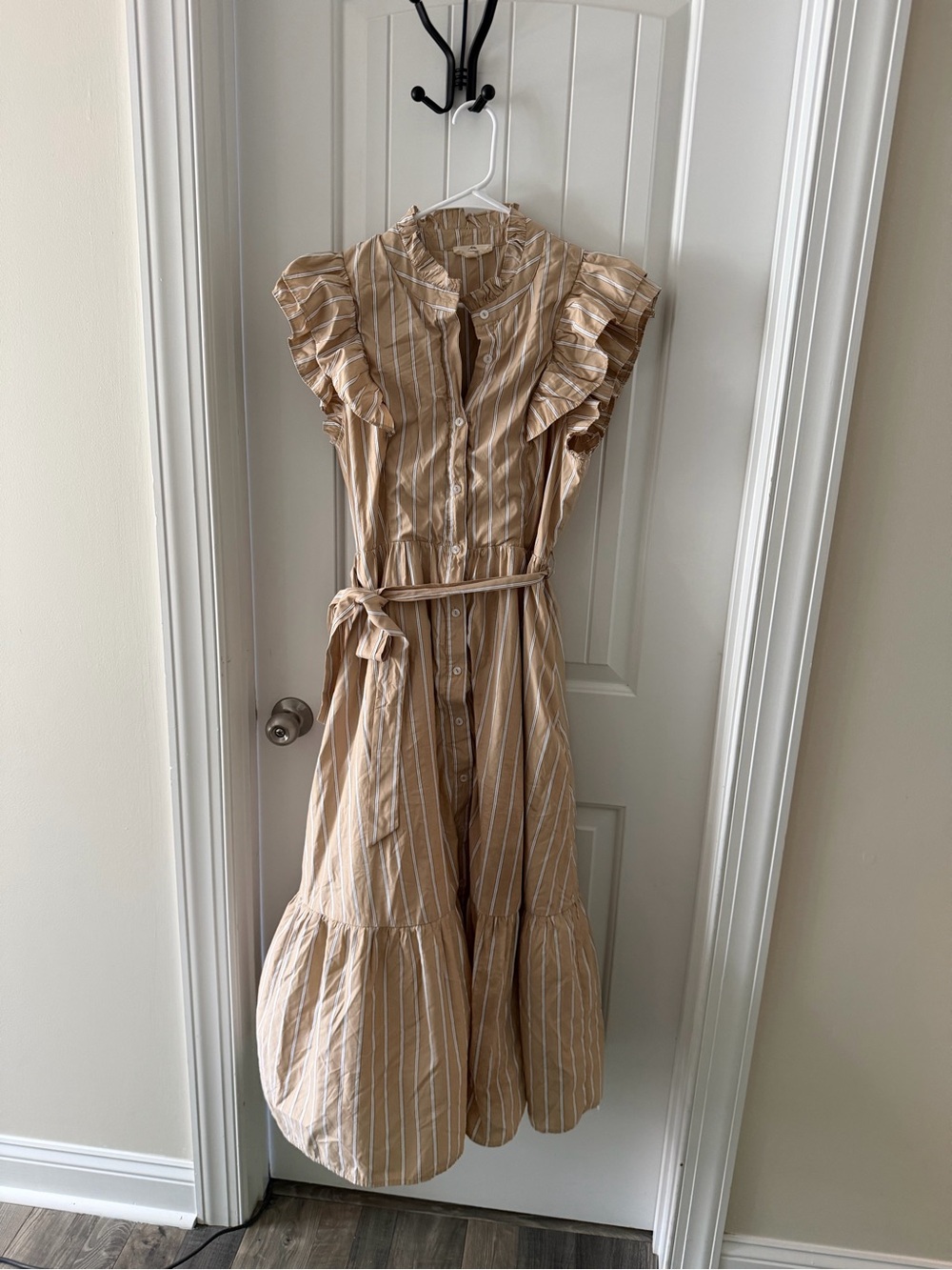 entro Tan and White Striped Ruffle-Sleeve Maxi Dress
